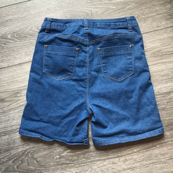 Boohoo High Waisted Demin Shorts - Picture 5 of 7